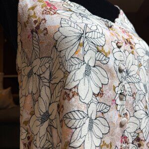 Flowy Floral Tank Style Scalloped V-Neck Sleeveless Button-down  Top